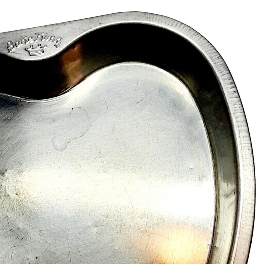 Heart Shaped Cake Pan Bake King Vintage Aluminum Valentine Decor Photo Prop - Picture 2 of 8